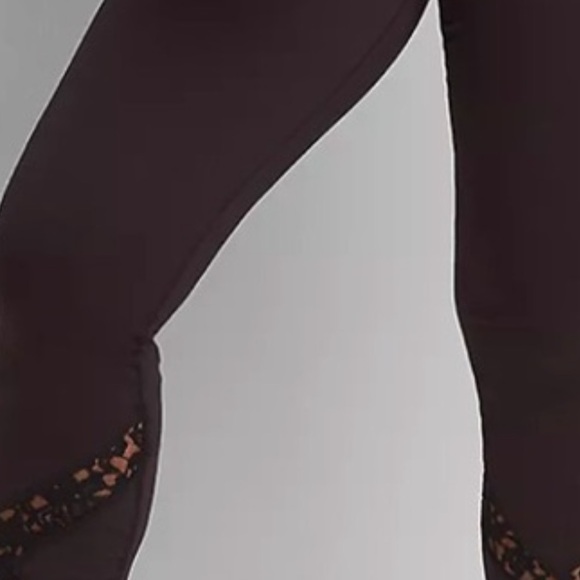 Black High-Waisted Lace Detail Leggings - Picture 3 of 3
